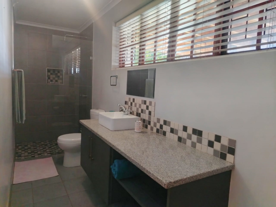 5 Bedroom Property for Sale in Knysna Heights Western Cape